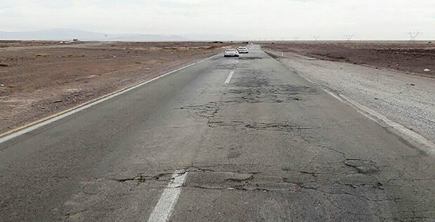 بزرگراه ماهان بطرف جنوب و شرق استان خرابه ای بیش نیست